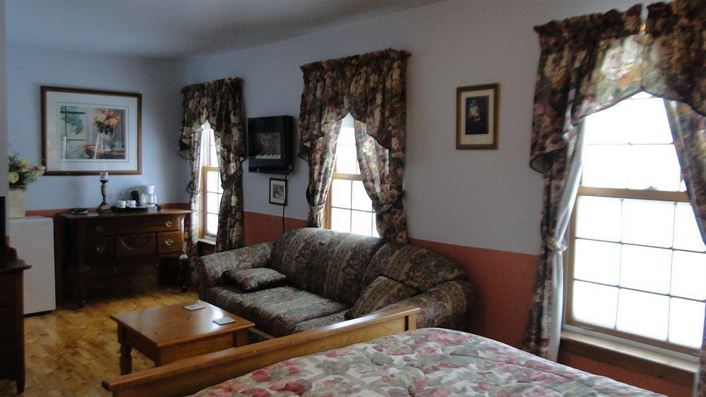 Auberge Wild Rose Inn Moncton Exterior foto