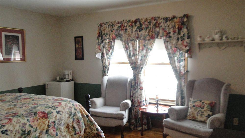 Auberge Wild Rose Inn Moncton Exterior foto